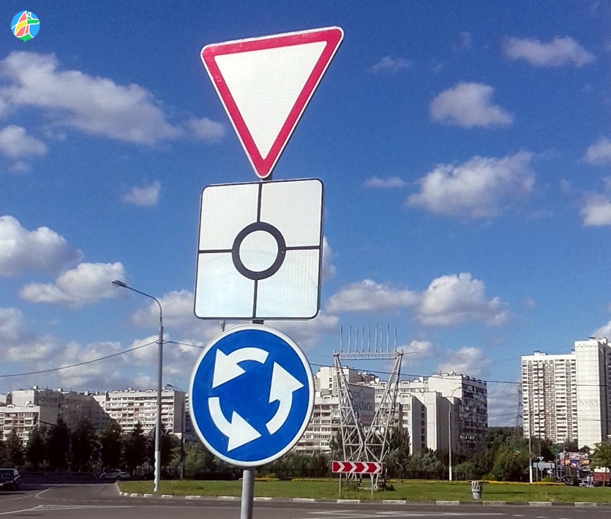 Правила проезда перекрестка с круговым движением изменятся