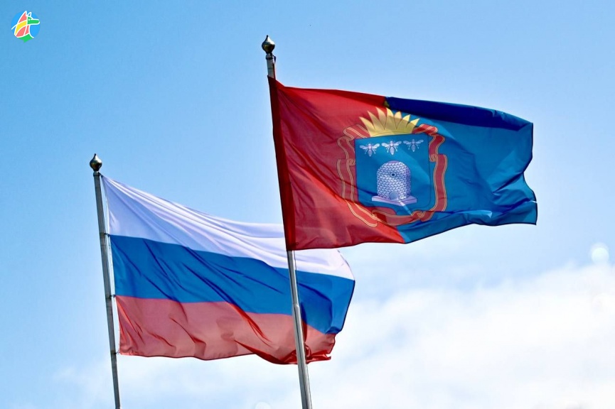 Все школы и колледжи получат флаг Тамбовской области