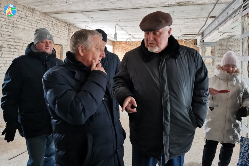 Евгений Матушкин проверил выполнение капитального ремонта в селе Старое Хмелевое
