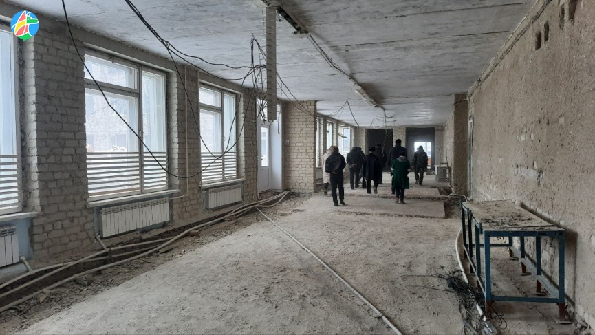 Глава Моршанска проверил капитальный ремонт в первом корпусе школы №3