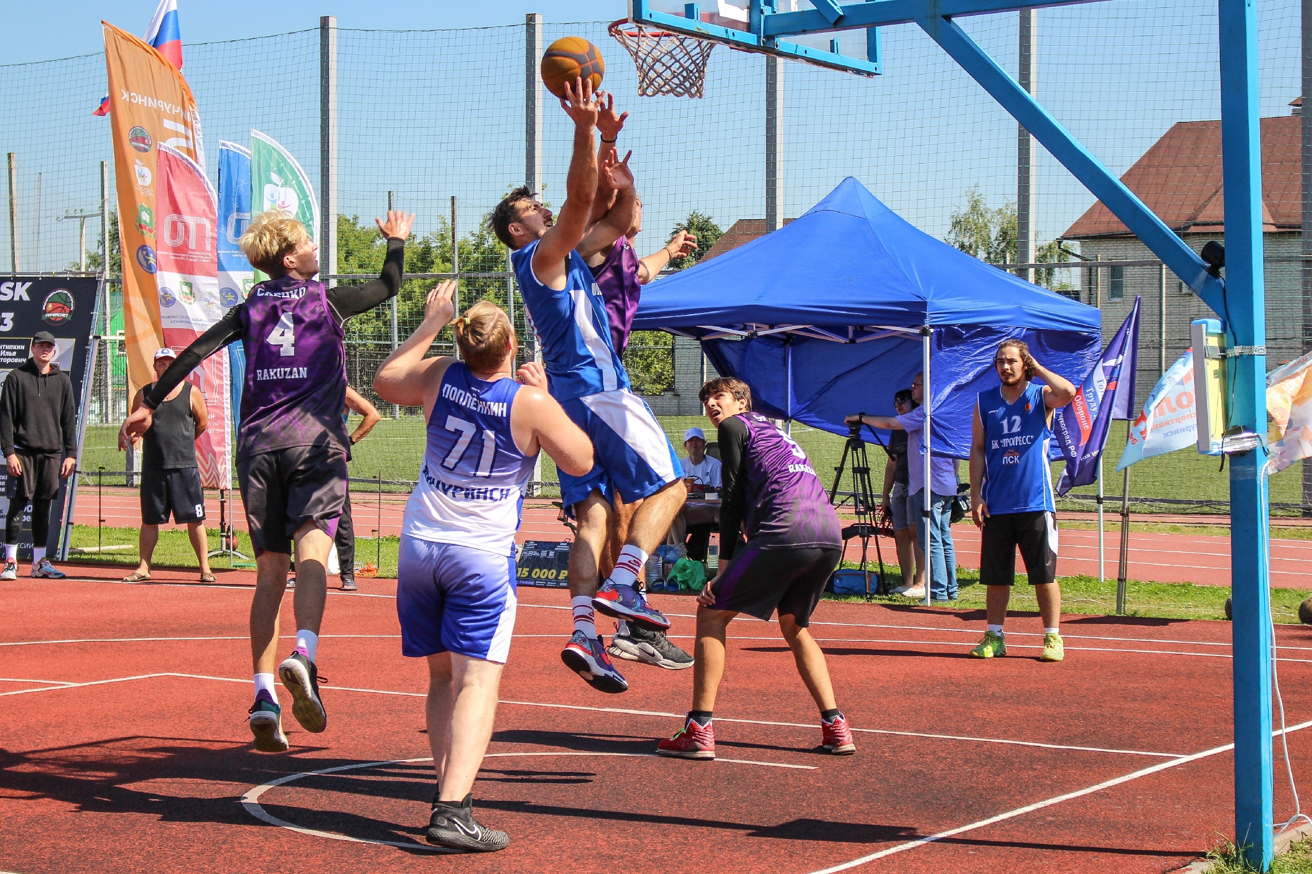 В Мичуринске завершился открытый турнир по баскетболу