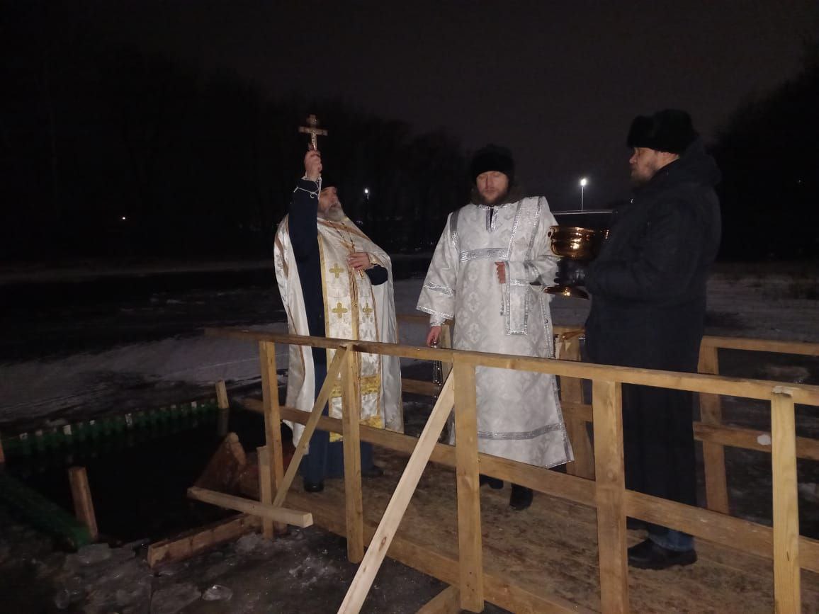 В Моршанске отметили Крещение традиционными купаниями