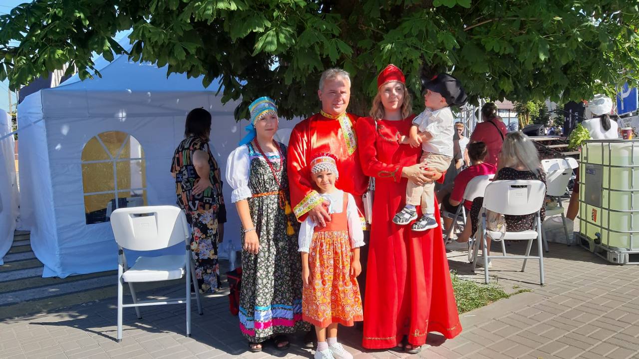 Семья из Рассказово приняла участие в фестивале «Вишневарово»