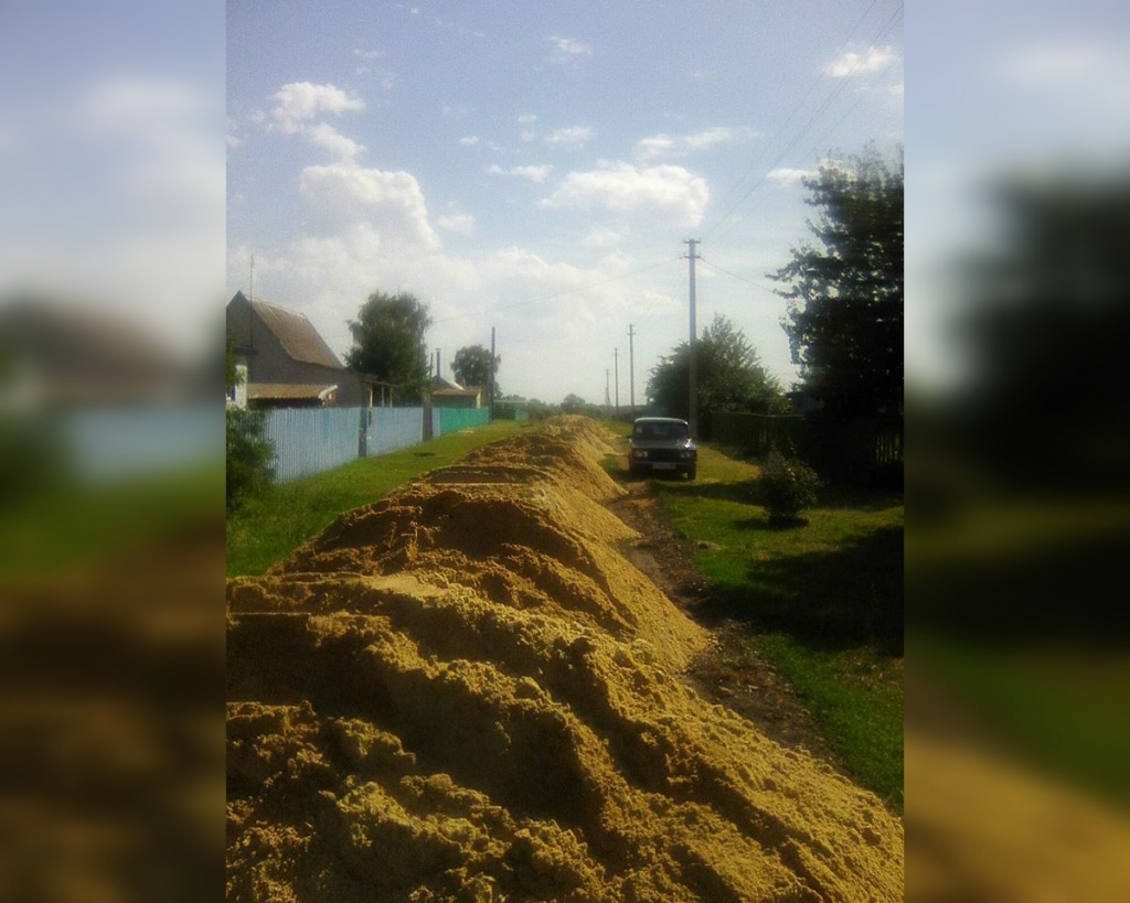 Компания сельсовет. Дороги в Рассказовском районе. Подсыпка дороги землей в поле. Колмаков Арженка дорога. Фото ГППЗ Арженка в 2019 году.