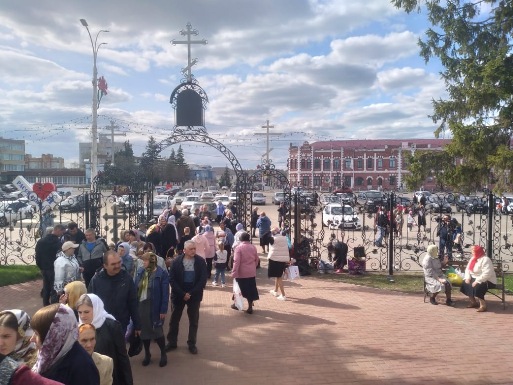 В канун Светлого Христова Воскресения в Иоанно-Богословском храме освятили  пасхальные угощения | 23.04.2022 | Рассказово - БезФормата