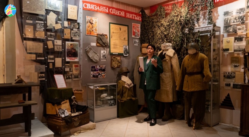 Теплые вещи, связанные по советам военного времени, представили рассказовцы на выставке в Тамбове