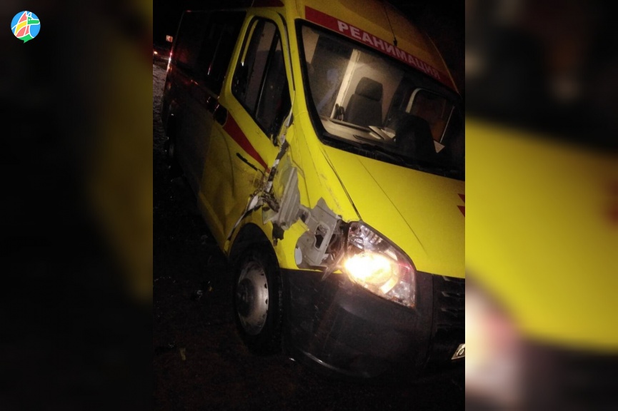 В Рассказовском районе автомобиль скорой помощи попал в аварию