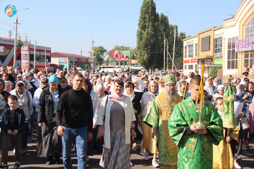 В честь святых Петра и Февронии Муромских в Мичуринске прошел крестный ход 