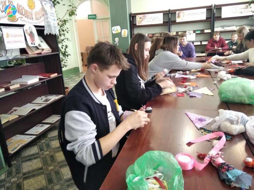 Мичуринские школьники приняли участие в мастер-классе «Встречаем Масленицу»