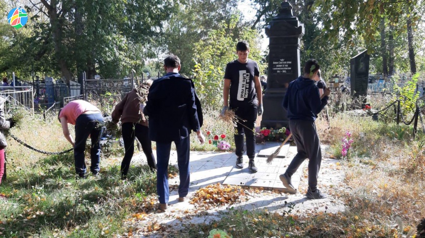 На центральном кладбище Рассказова привели в порядок воинские захоронения