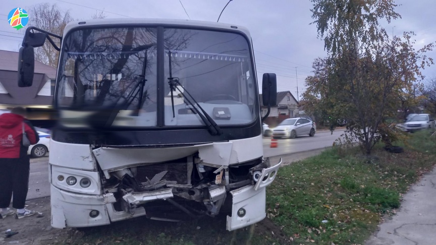 В РАССКАЗОВО ПРОИЗОШЛО ДТП С УЧАСТИЕМ АВТОБУСА