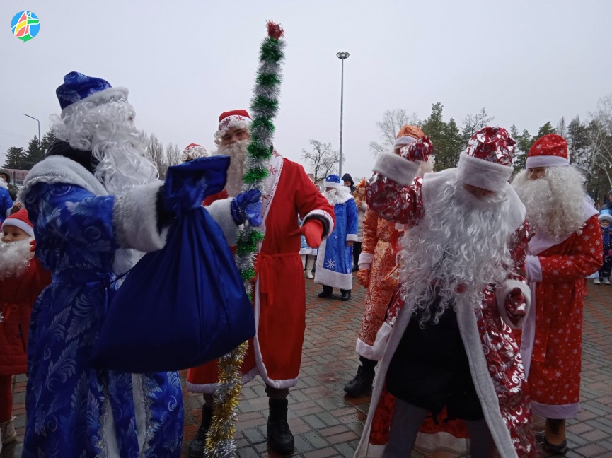 Новогодний парад Дедов Морозов в городе Рассказово