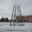 В городе Рассказово устанавливают новогоднюю елку