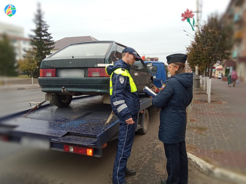 За неуплату налогов у жительницы Рассказова арестовали машину