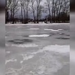 Под лед провалилась «приора»