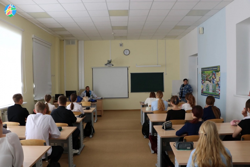 МАСТЕР-КЛАСС ПО ОКАЗАНИЮ ПЕРВОЙ МЕДИЦИНСКОЙ ПОМОЩИ ПРОВЕЛИ ДЛЯ ШКОЛЬНИКОВ