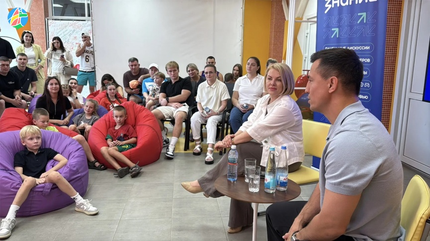 ДЕНЬ ФИЗКУЛЬТУРНИКА С ЧЕМПИОНОМ