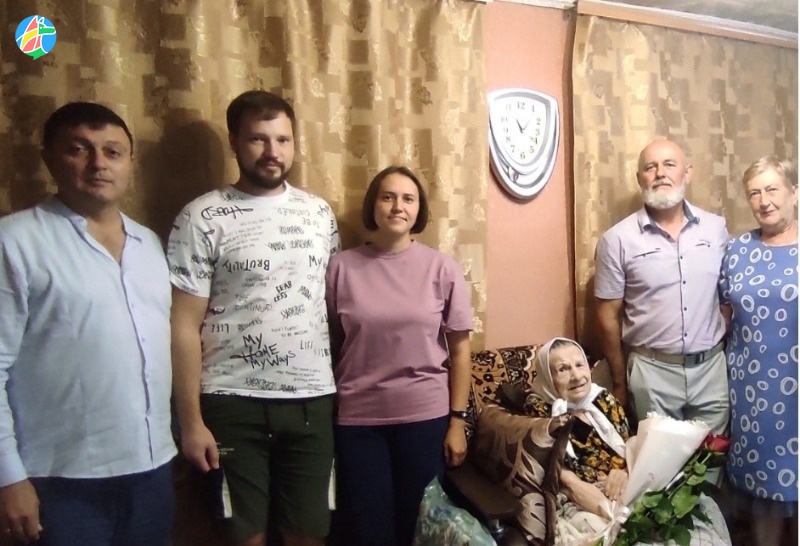 Жительницу Мичуринского округа поздравили со 100-летним юбилеем
