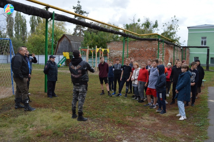Участники мотоклуба Моршанска посетили школу-интернат
