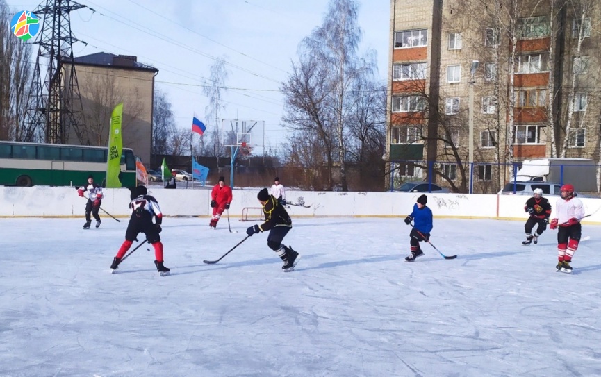 Хоккейные команды «Монолит» и «Тамбов» встретились на льду