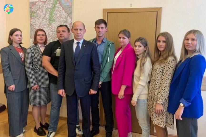 В Тамбовской области подписали соглашения с новыми земскими докторами и фельдшерами
