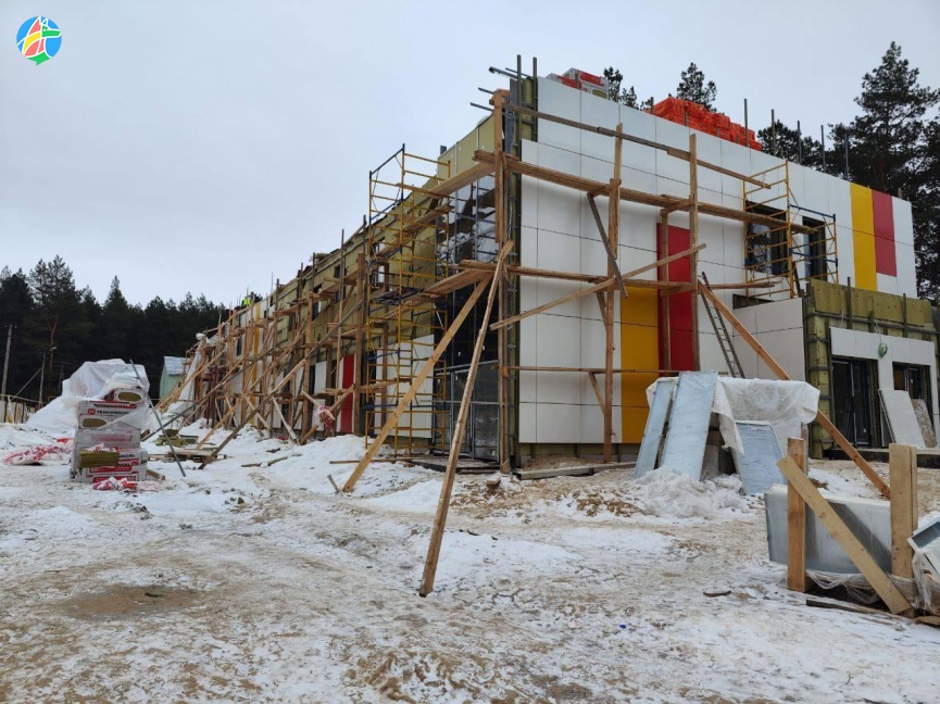 Строители Тамбовской области восстанавливают больницу в Новоайдаре 