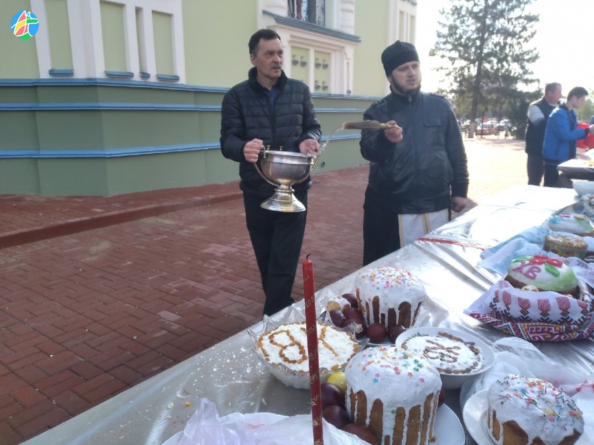 Богослужения и освящение пасхальных куличей в храмах города Рассказово